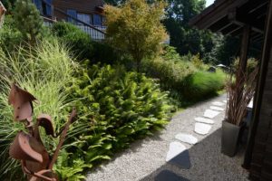 passe-pied japonais jardin de montagne gravier de granit blanc